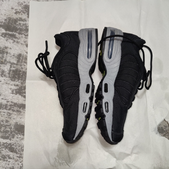 ⭐️🖤🖤NIKE AIR MAX TAILWIND IV SP SNEAKERS🖤🖤 - Picture 9 of 16